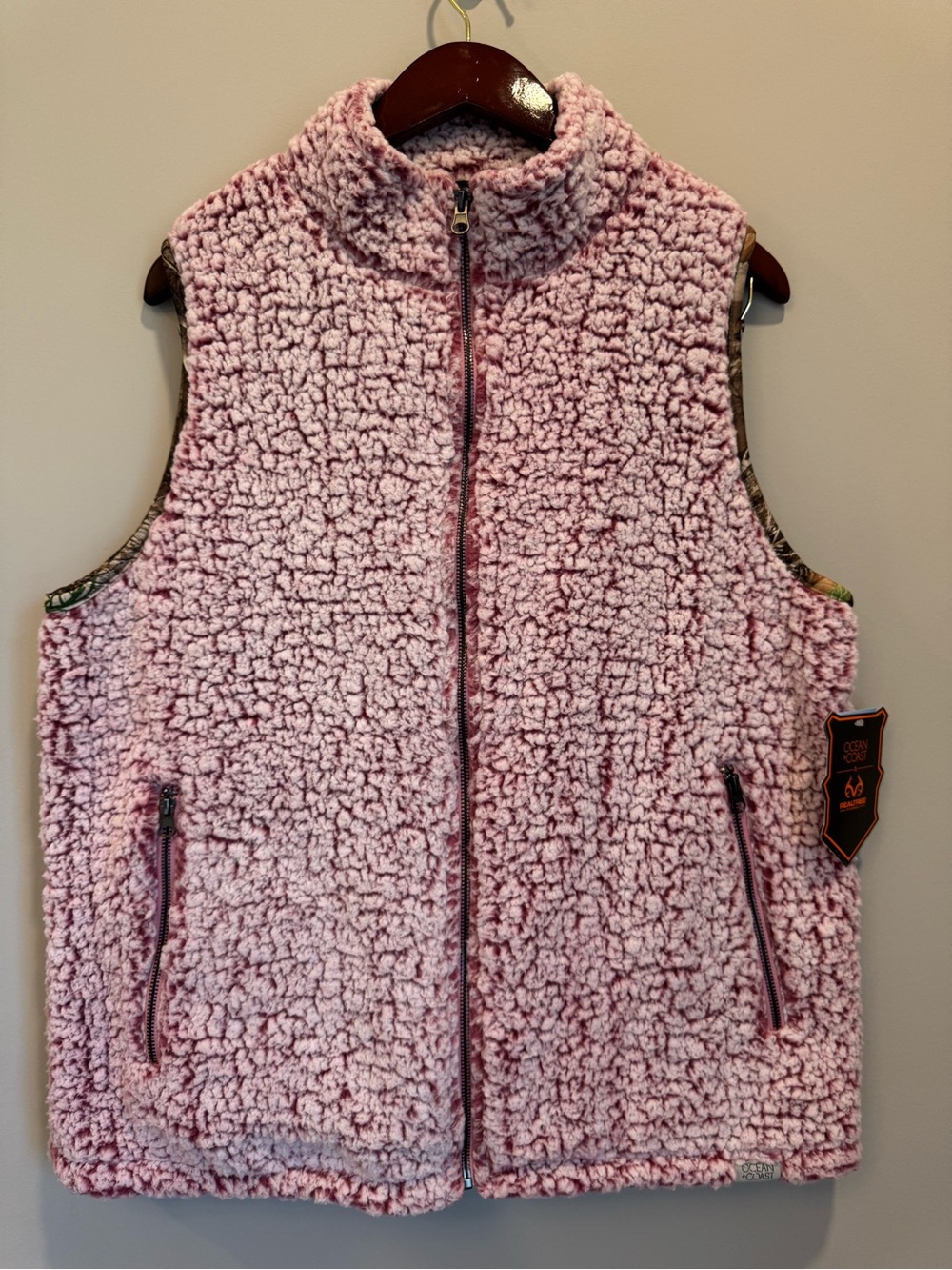 NWT Ocean + Coast x Realtree Womens Pink Plush Sherpa Fleece Camo Vest | Size XL